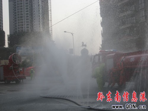 我州消防隊開展大演習 盡顯鐵軍本色(圖)