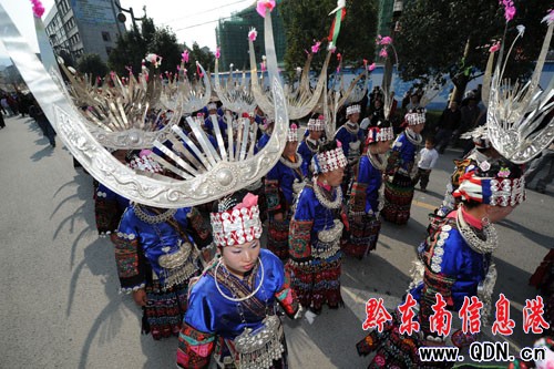 2010���Ї�����ɽ�����������Ĳع��_Ļ���D��