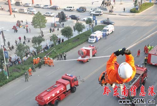 �����e��