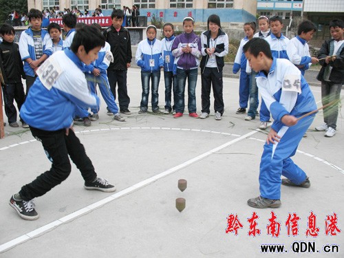 ��ƽ�h200������С�WУ�_�O�����w���Ļ��n��