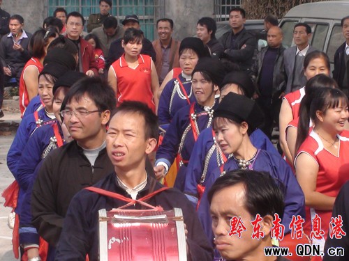 ��������ɽ�����Ļ����_Ļ ��ţ��