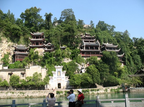 ��h�������TƱ�q�r�������D��