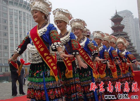 ǭ�|�����B��ɫ�r�aƷչ�N��ӄP���e��(�M�D)