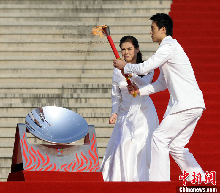 �V��2010�����\����N�ɼ��xʽ�ɹ��e��