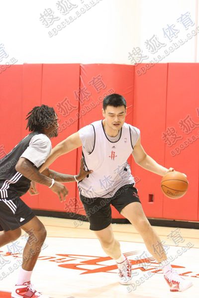 姚明重返先發存在變數 羅斯關鍵三分不怪斯科拉