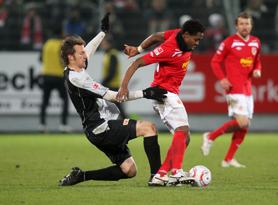 科特布斯0-0柏林聯合 險些被拽掉褲子