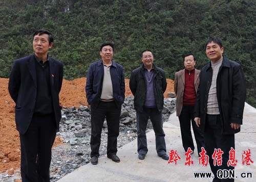 石干昌到丹寨督查2010年經濟年度目標完成情況