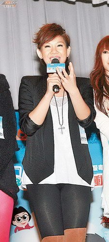 鄭欣宜爆亡母沈殿霞曾吸毒 勸學生拒絕毒品(圖)