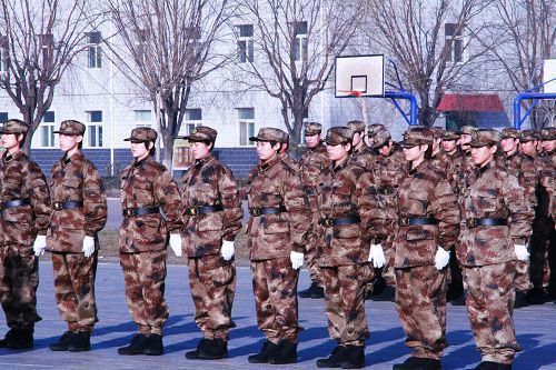 國乒軍訓匯演男隊輸女隊 誓言吃苦耐勞戰倫敦