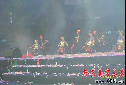 雷山蘆笙舞深受深圳觀眾歡迎 (圖)