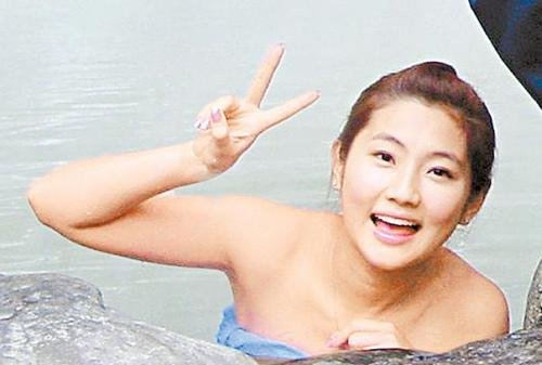 Selina����70�������ˮ ϴ��ӭ����(�D)