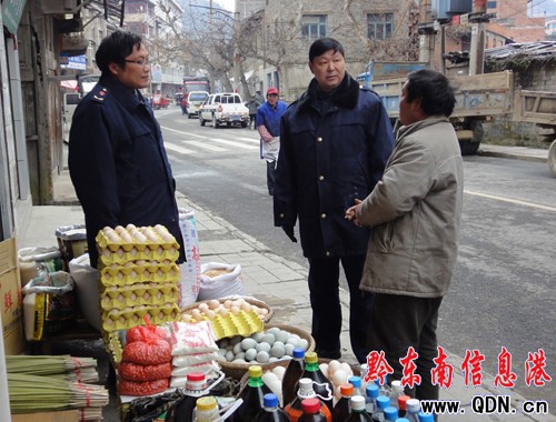 雷山工商局強(qiáng)抓凝凍期間市場監(jiān)管工作(組圖)