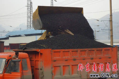 成都鐵路局凱里車務段:搶運電煤保民生(圖)