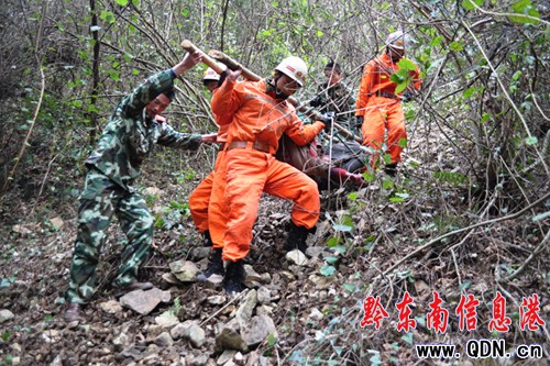 小貨車飛下200米山谷致1死2傷 臺江消防谷底救援