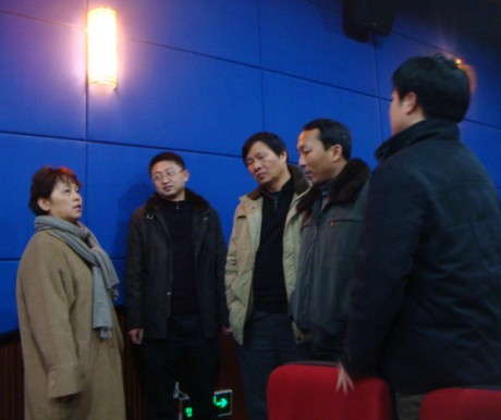 ���Դ������L(zh��ng)��(du��)�P��ǅ^(q��)��Ӱҕ�Ļ��M(j��n)���{(di��o)��