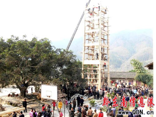 榕江重建伯塔鼓樓(圖)