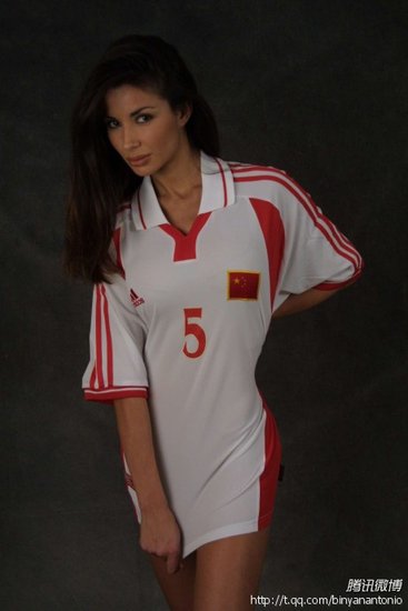 西班牙美女模特病逝 癡迷中國足球很多年(圖)