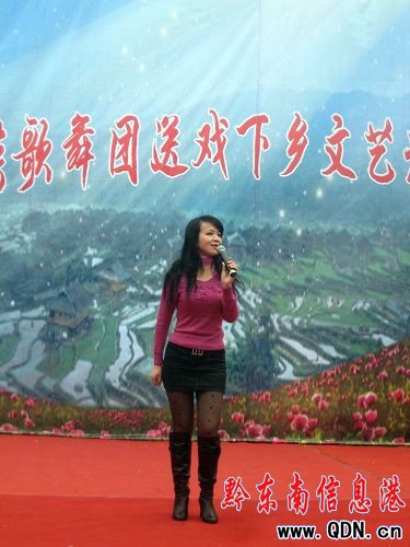 耿生茂出席2011年黔東南州文化、科技、衛生、法律“四下鄉”啟動儀式暨示范活動