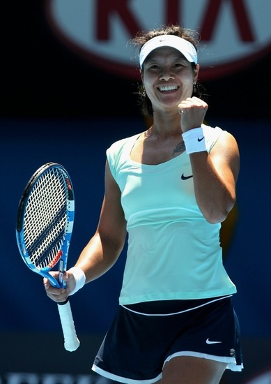 李娜27制勝分復仇阿扎 四連勝進八強靜候莎娃