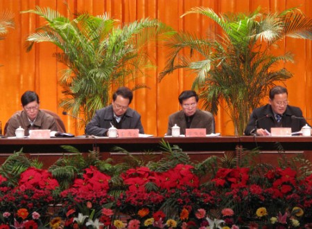 全省商務工作會議暨產業園區建設現場會在凱召開