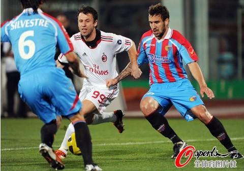 組圖:伊布怒吼霸氣四溢 羅比揮拳向誰示威?