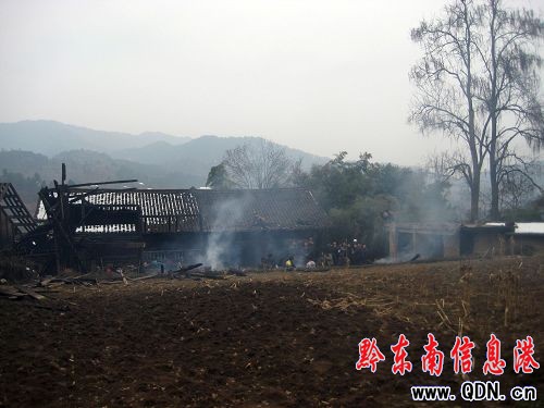 臺江縣北方村發(fā)生一起火災(zāi)事故(組圖)