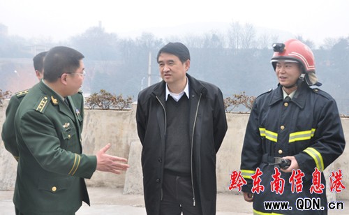 州委書記廖少華大年初一慰問一線消防官兵