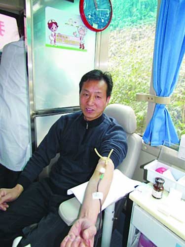 女孩火海救人被毀容續(xù):十指可能全被截(圖)