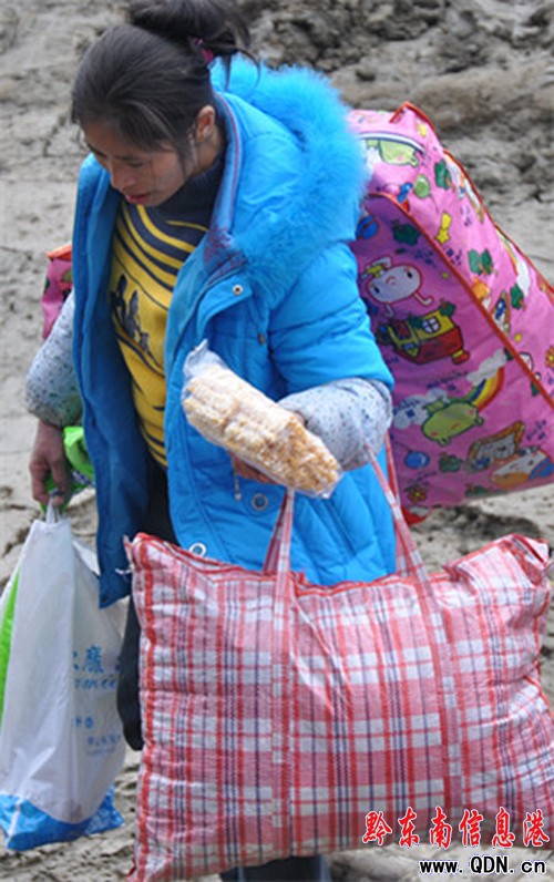 劍河農民兄弟姐妹外出務工忙(圖)