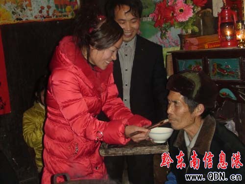 ����������ɫ�Ķ��l(xi��ng)��Y���D��