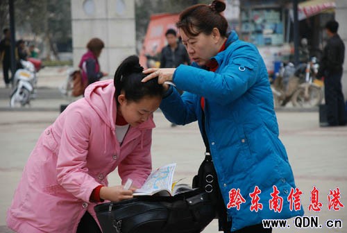 貴州鐵路出現學生流高峰(圖)