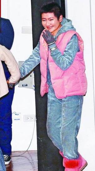 Selina����������w�԰l�CElla����Ę�ü�(�D)