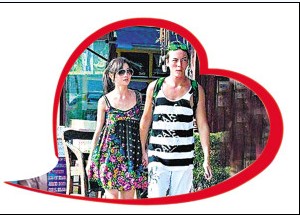 阿Sa與男友春節(jié)飛普吉島度假 陳偉霆花8萬(wàn)港元