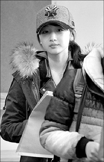 周冬雨否認考北電有特權 公司為其聘請輔導老師