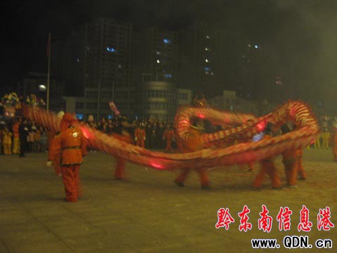 �P�������u���c������Ԫ��֮�����M�D��