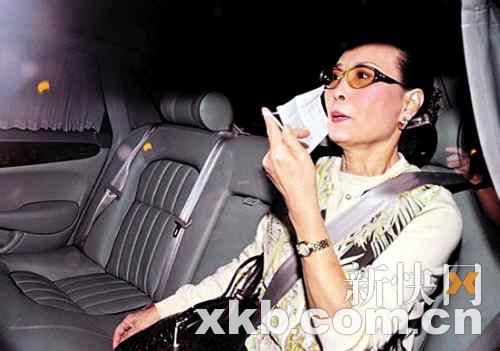 賭王與四太家中共舞減壓 二房子女繼續(xù)斡旋