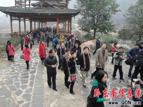 著名音樂家徐沛東一行到西江參觀考察(圖)