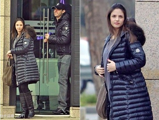 卡卡嬌妻懷孕拍知性寫真 豹紋禮服風(fēng)韻美(圖)