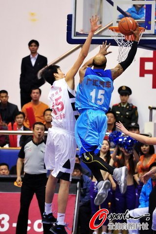 杜比35分新疆逆轉東莞 提前四輪奪常規賽冠軍