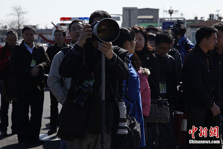 ȫ�����f��ʮһ���ĴΕ��h����ӛ�ߵȴ����