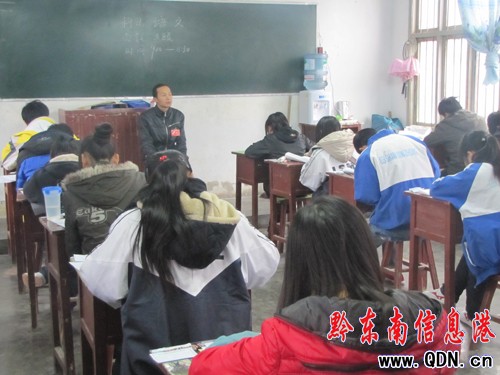 ���ݽy(t��ng)һ�e��2011���һ�θ߿�ģ�M��ԇ