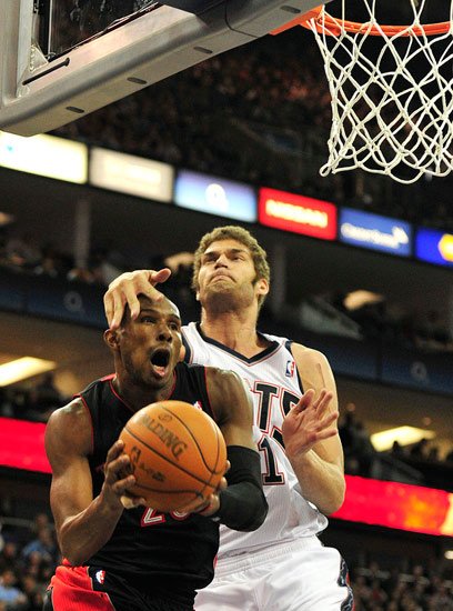 倫敦賽籃網(wǎng)苦戰(zhàn)3加時(shí)獲勝 兩隊(duì)12人得分上雙