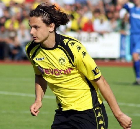 Ӣ��3���Tͬ���S����2�� 23�q�����r(ji��)3000�f