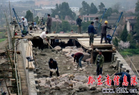 岑鞏縣加緊建設便民橋梁工程(圖)