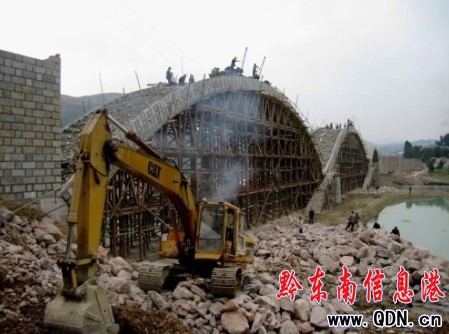 岑鞏縣加緊建設便民橋梁工程(圖)