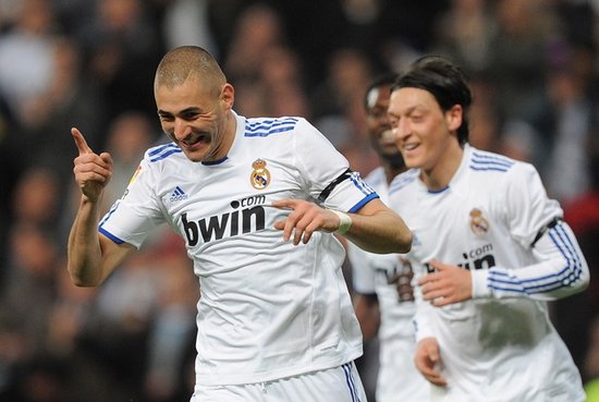 西甲-皇馬2-0主場21連勝 本澤馬連續3輪進2球