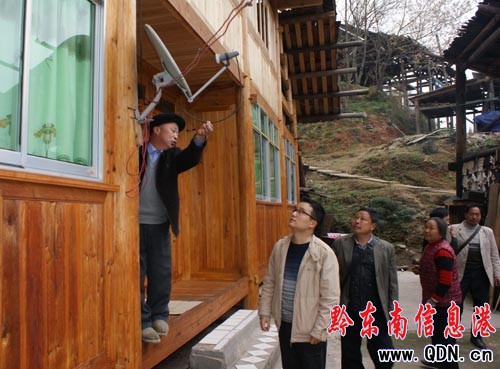 劍河廣電旅游局“四幫四促”進(jìn)農(nóng)家(圖)