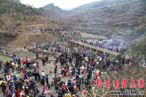 寨頭苗寨舉行盛大民俗活動歡慶