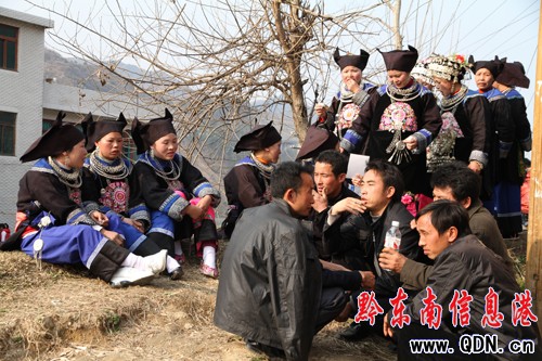 寨頭苗寨舉行盛大民俗活動歡慶