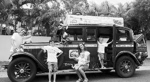 美國夫婦駕車環游世界11年 旅途生下4名子女